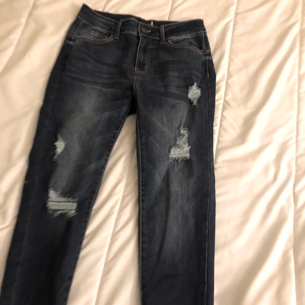 Dark wash skinny jeans never worn and in great condition
